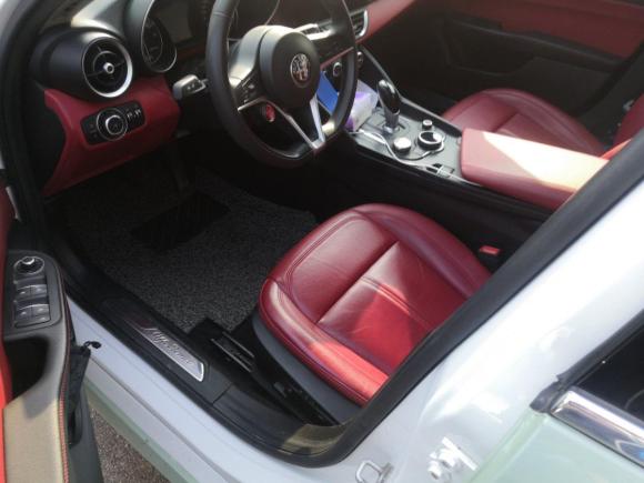 [青岛·鲁B] 二手阿尔法罗密欧Giulia2017款 2.0T 200HP 豪华版