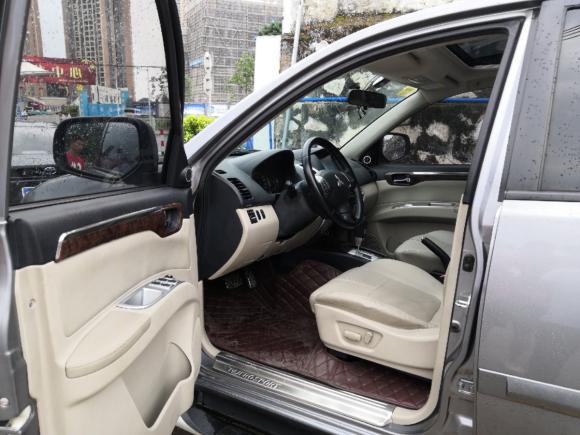 [广州·粤R] 二手三菱帕杰罗・劲畅2013款 3.0L 自动两驱豪华版