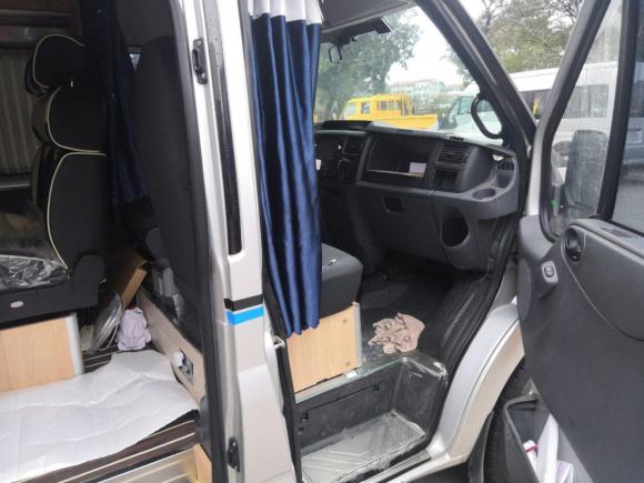 [金华·浙G] 二手福特新世代全顺2015款 2.4T短轴6座中顶多功能车