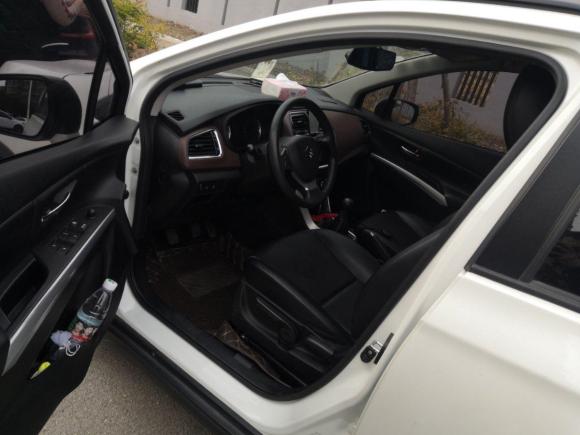 [上海·粤S] 二手铃木骁途2017款 1.6L 手动两驱都市时尚型