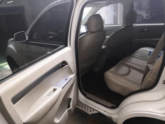 [济南·鲁A] 二手陆风陆风X82012款 探索版 2.0T 柴油4X4豪华型