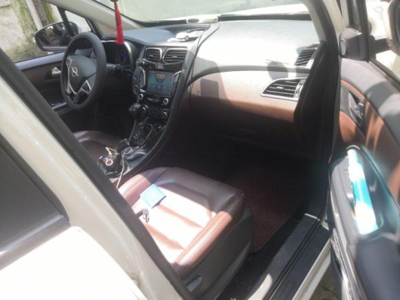 [上海·苏K] 二手海马福美来MPV2017款 六座版 1.5T 自动适·畅型