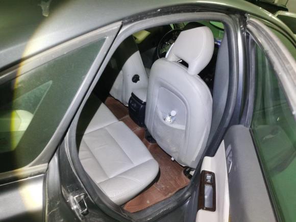 [济南·鲁A] 二手沃尔沃沃尔沃S402007款 2.4i 智雅版