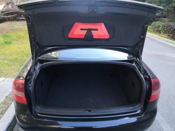 [南通·苏F] 二手奥迪奥迪A62004款 2.4L 自动基本型