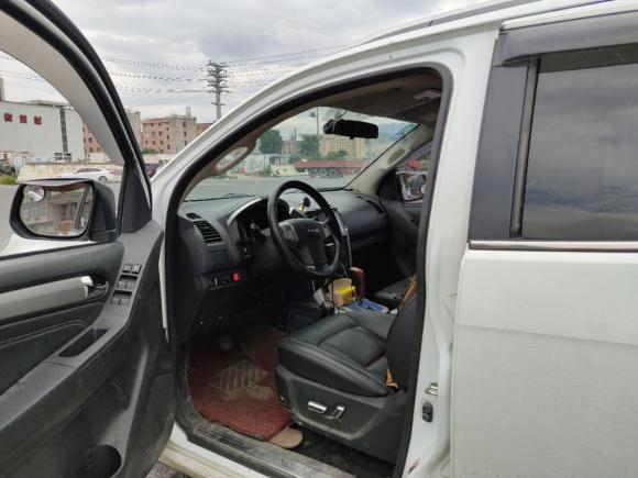 [义乌·浙G] 二手五十铃五十铃mu-X2015款 2.5T 四驱自动尊享型 7座