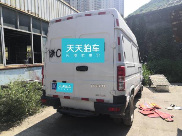 [温州·浙C] 二手依维柯得意2017款 2.8T V35箱货3座43S5