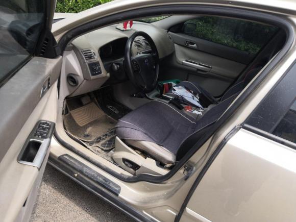 [济南·鲁A] 二手沃尔沃沃尔沃S402007款 2.4i 智雅版