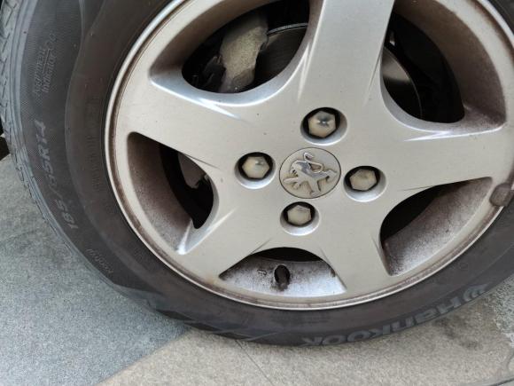 [南京·苏A] 二手标致标致2072011款 两厢 1.4L 手动驭乐版