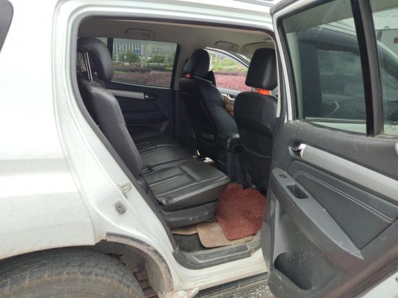 [义乌·浙G] 二手五十铃五十铃mu-X2015款 2.5T 四驱自动尊享型 7座