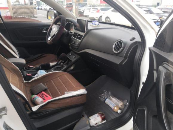 [无锡·苏B] 二手奔腾奔腾X402017款 1.6L 自动尊享型