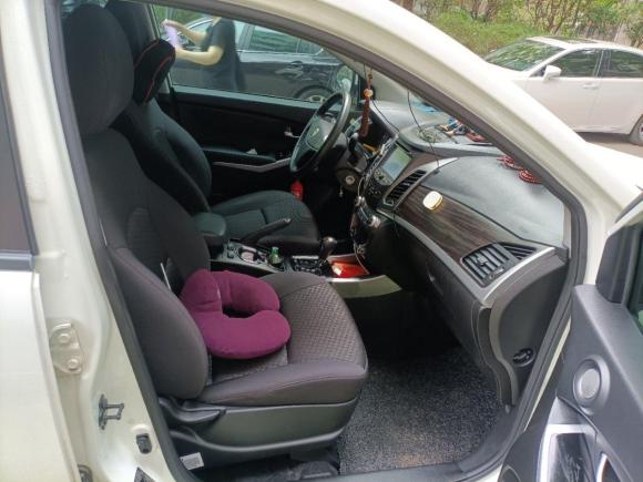 [上海·沪L] 二手双龙柯兰多2015款 2.0L 两驱自动致享版