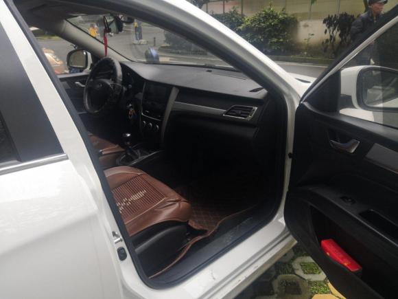 [成都·川A] 二手奔腾奔腾B302017款 1.6L 手动豪华型