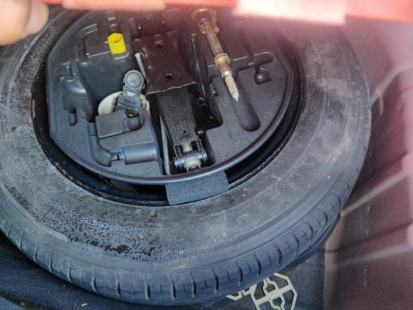 [深圳·豫C] 二手标致标致3072010款 两厢 1.6L 自动舒适版