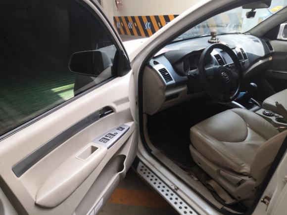 [济南·鲁A] 二手陆风陆风X82012款 探索版 2.0T 柴油4X4豪华型