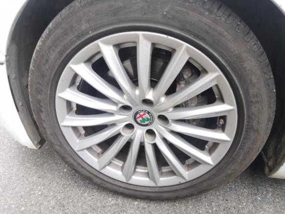 [武汉·鄂A] 二手阿尔法罗密欧Giulia2017款 2.0T 200HP 精英版