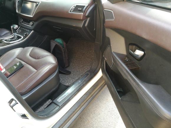 [南京·苏A] 二手陆风陆风X72015款 2.0T 全景尊贵版