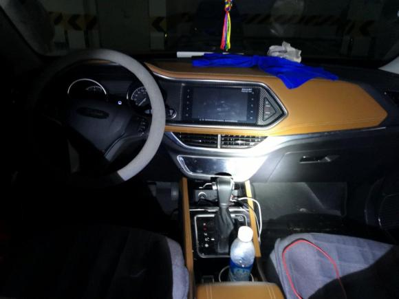 [成都·川A] 二手众泰众泰T3002017款 1.5T CVT尊贵型