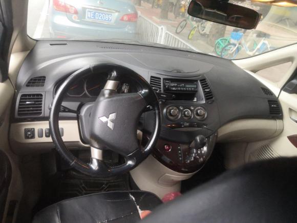 [佛山·粤A] 二手三菱格蓝迪2007款 2.4 七座舒适版