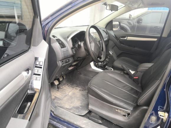 [济南·鲁A] 二手五十铃铃拓2018款 2.5T两驱基本款JE4D25Q5A