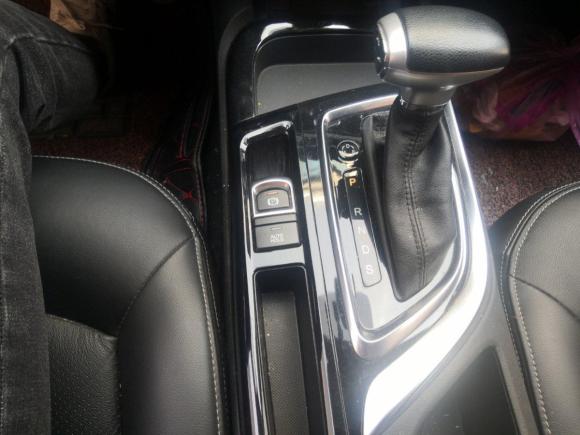 [义乌·赣B] 二手广汽传祺传祺GA62016款 235T DCT精英版