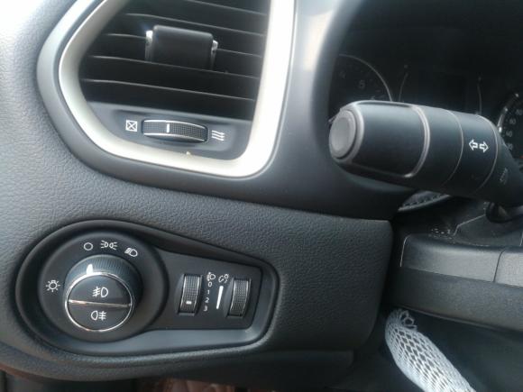 [嘉兴·浙F] 二手Jeep自由侠2018款 互联大屏版 180TS 自动高能版