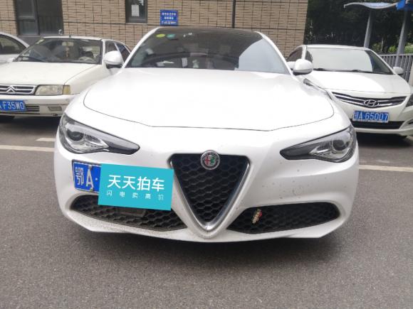[武汉·鄂A] 二手阿尔法罗密欧Giulia2017款 2.0T 200HP 精英版