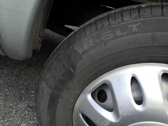 [上海·沪J] 二手依维柯褒迪2016产2.5手动无天窗