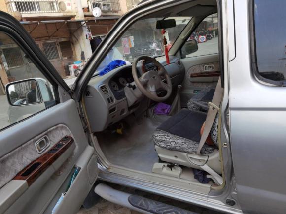 [无锡·苏B] 二手日产帕拉丁2004款 2.4L 两驱黑内饰型