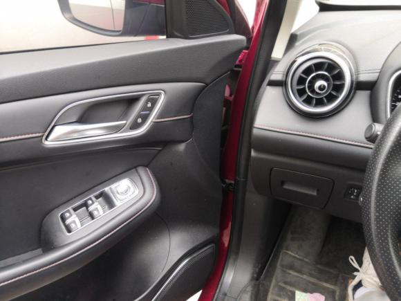 [南通·苏F] 二手MG名爵HS2018款 20T 自动两驱荷尔蒙劲取版 国V