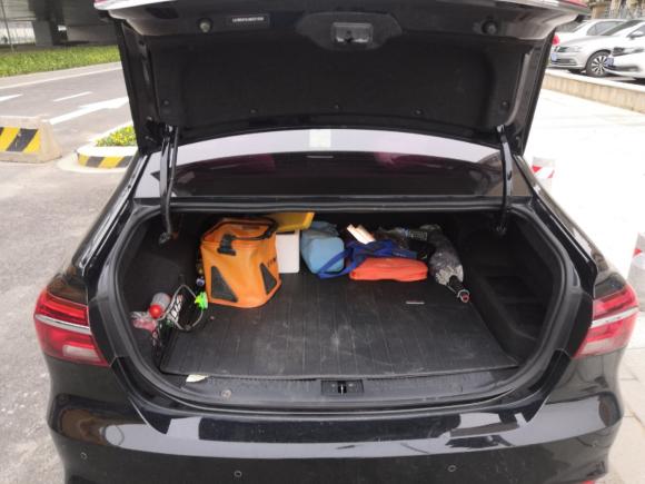 [宁波·浙B] 二手荣威荣威ei6     2017款 45T 混动互联智享版