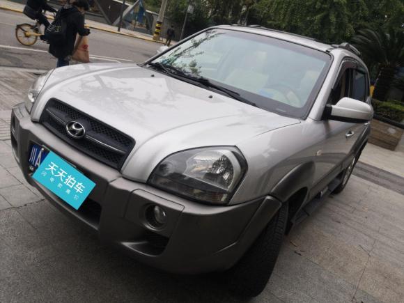 成都现代途胜2006款20l自动两驱天窗型