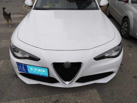 [成都·川A] 二手阿尔法罗密欧Giulia2017款 2.0T 200HP 豪华版
