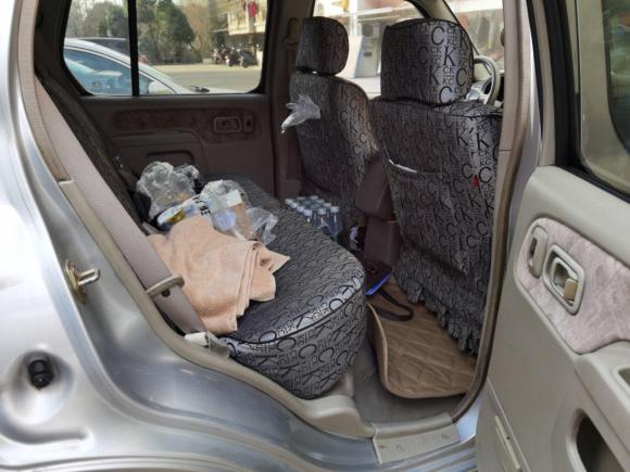 [无锡·苏B] 二手日产帕拉丁2004款 2.4L 两驱黑内饰型