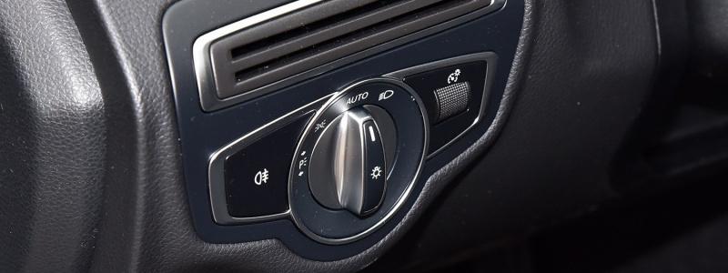 奔驰e级灯光使用方法奔驰e级灯光开关图解说明