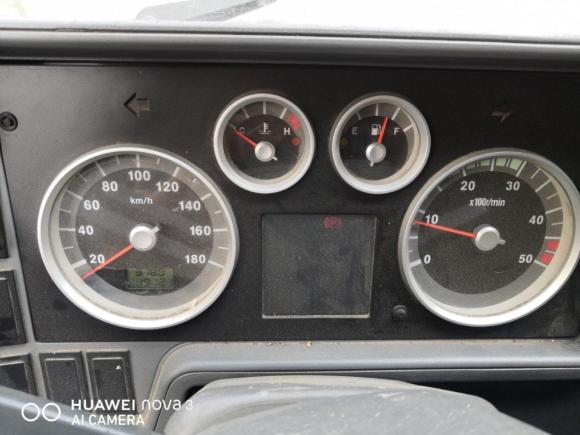 [青岛·鲁B] 二手依维柯得意2017款 2.8T V35箱货中顶3/6座43S5