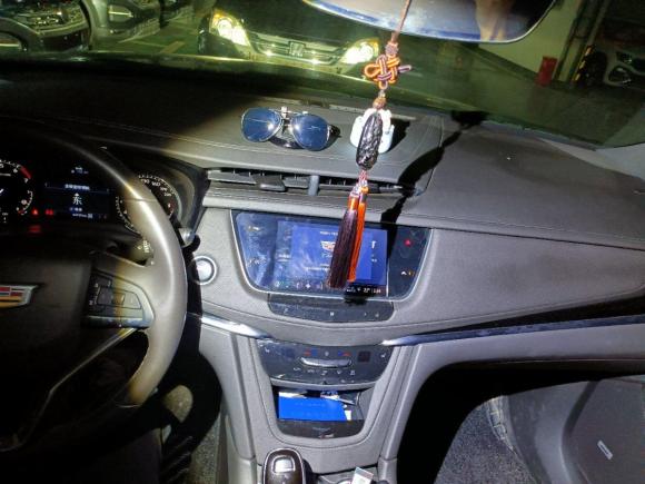 [武汉·鄂A] 二手凯迪拉克凯迪拉克XT62020款 28T 六座四驱风尚型