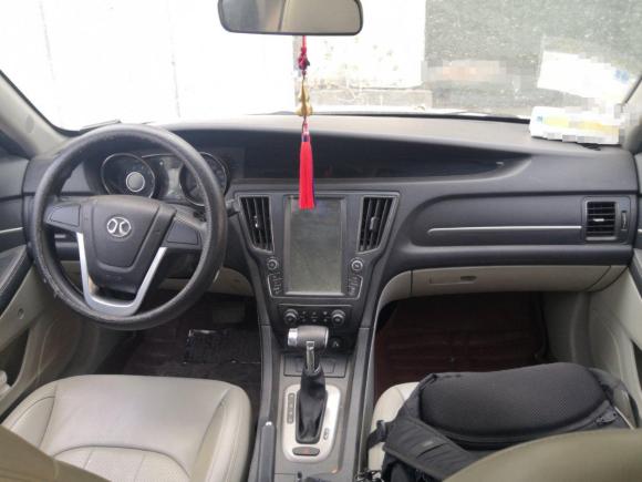 [济南·鲁A] 二手北汽绅宝绅宝D502015款 1.5L CVT标准超值导航版