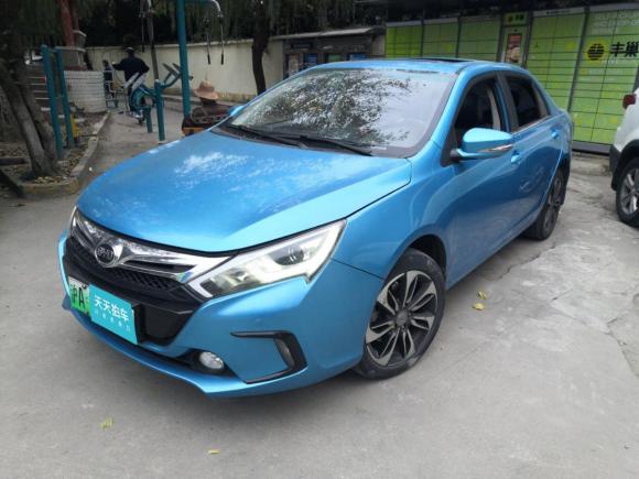 上海比亚迪秦2015款15t双冠旗舰版