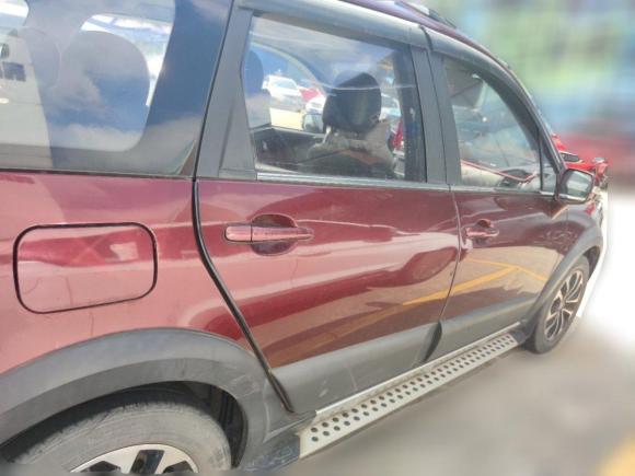 [南昌·赣E] 二手东风风行景逸X52015款 1.6L 手动尊享型