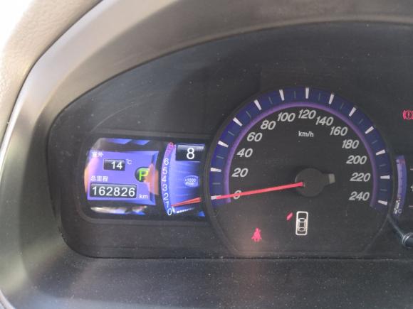 [深圳·粤B] 二手比亚迪比亚迪M62013款 2.4L 自动尊贵型