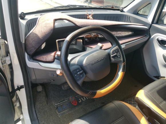 [上海·沪A] 二手宝骏宝骏E2002019款 250KM 智行版