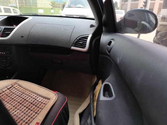 [南京·苏A] 二手标致标致2072011款 两厢 1.4L 手动驭乐版