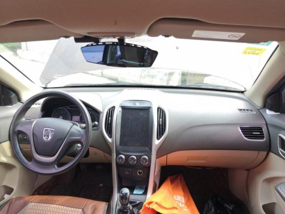 [广州·粤L] 二手宝骏宝骏6302014款 1.5L 手动标准型