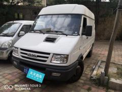 [青岛·鲁B]依维柯&nbsp;&nbsp;依维柯得意&nbsp;&nbsp;2017款2.8TV35箱货中顶3/6座43S5