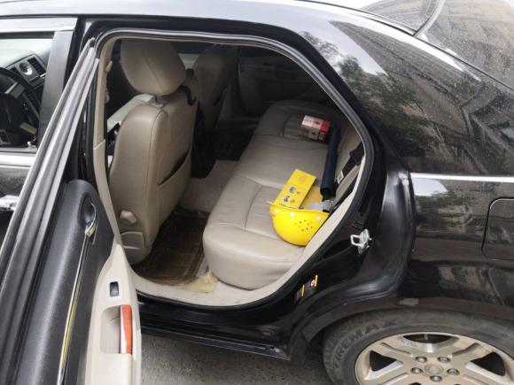 [青岛·鲁U] 二手克莱斯勒克莱斯勒300C2006款 2.7L 豪华版