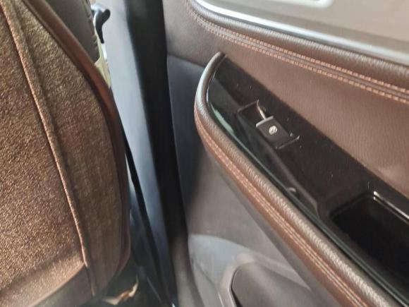 [北京·冀F] 二手东风风行景逸X52017年注册  2.0L 手动 