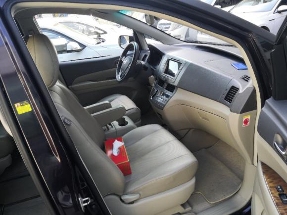 [深圳·粤B] 二手比亚迪比亚迪M62013款 2.4L 自动尊贵型