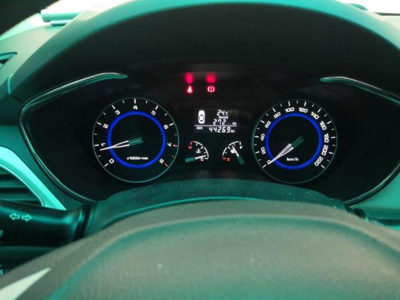 [武汉·鄂A] 二手长安悦翔V72015款 1.6L 手动乐活型 国V