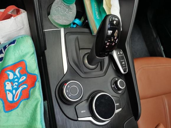 [北京·京Q] 二手阿尔法罗密欧Giulia2017款 2.0T 200HP 豪华版