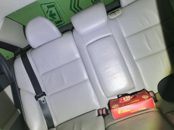 [济南·鲁A] 二手沃尔沃沃尔沃S402007款 2.4i 智雅版